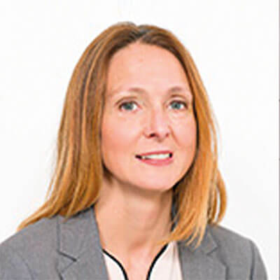 Julie Salvail, Administratrice, Directrice, Affaires juridiques, McMahon