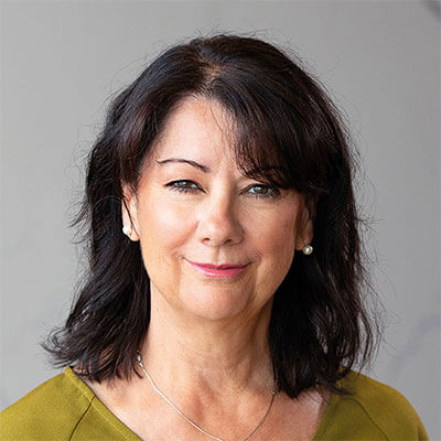Linda Simard, Vice-présidente principale aux affaires juridiques - Immobilier