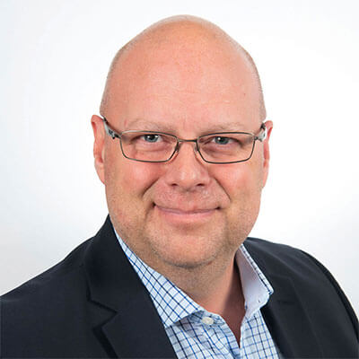 Éric Deschênes, Directeur à la gestion d'actifs