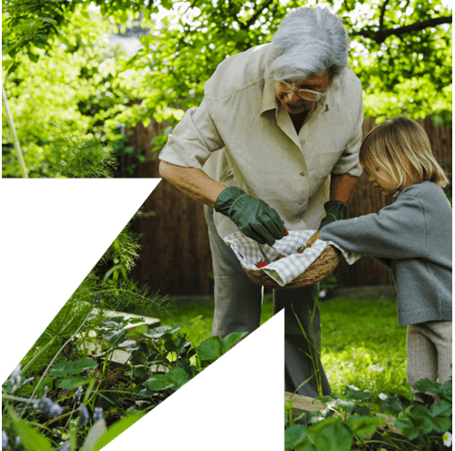 Une femme et un homme posent pour la caméra